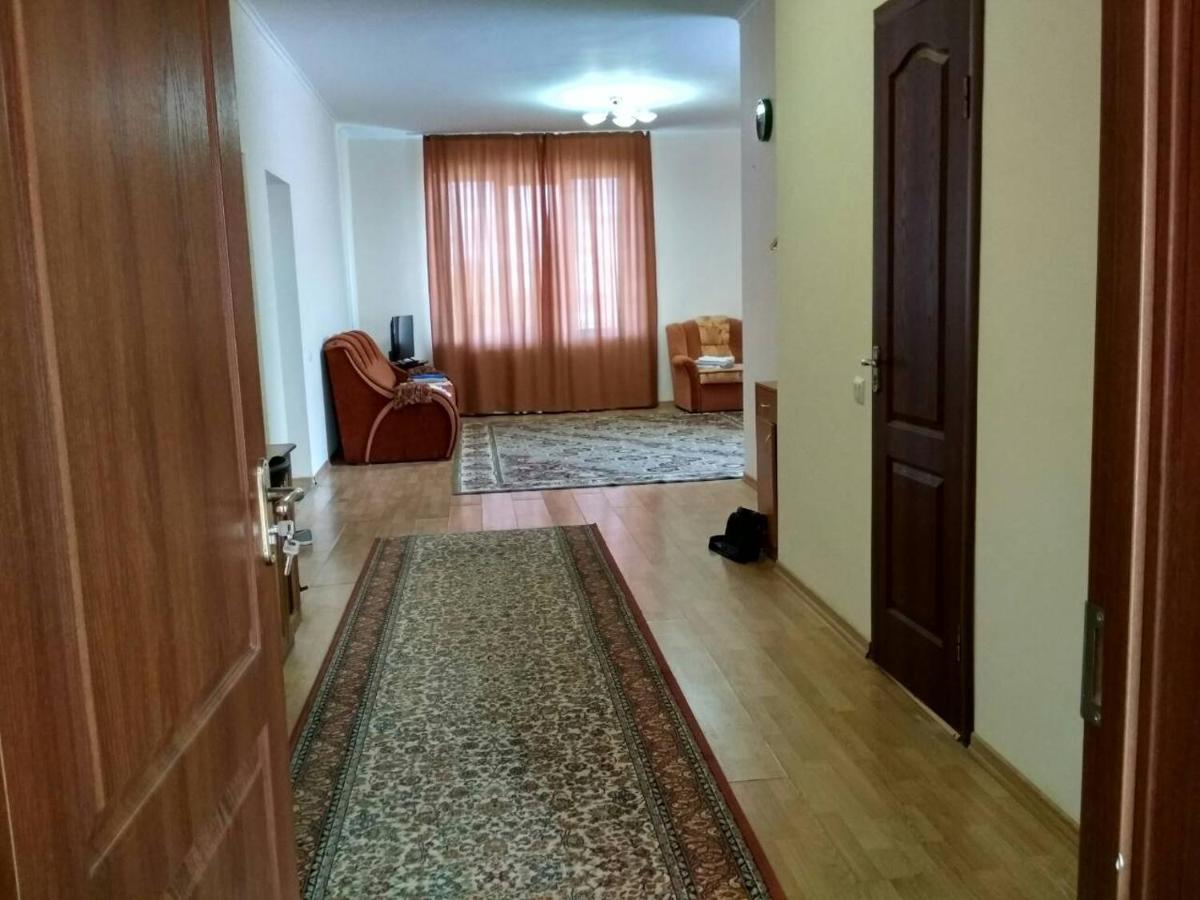 Apartments Domovik Просторная Квартира С Видом На Горы Munkács Kültér fotó